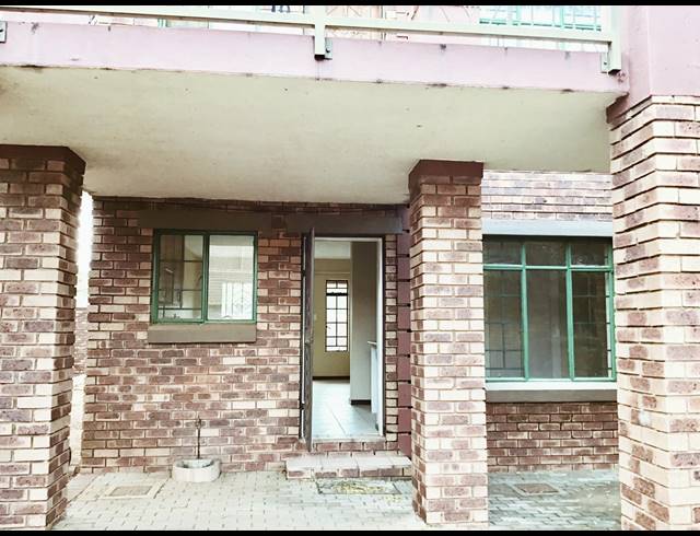 2 BEDROOM APARTMENT RENTED IN MOOIKLOOF RIDGE
